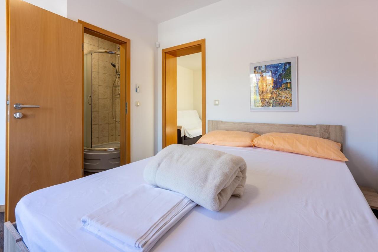 Rimac Apartment And Rooms Novi Vinodolski Esterno foto